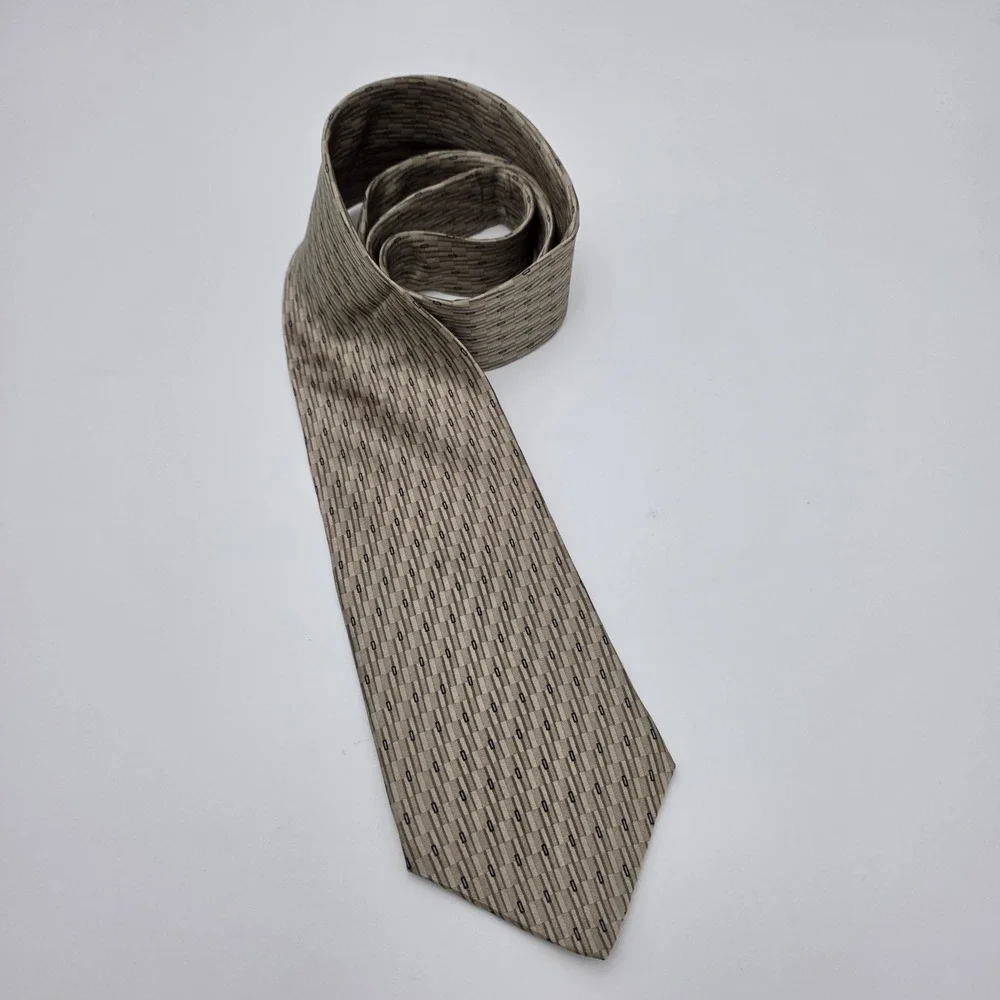 Stafford Executive Men's Brown Geometric 100% Silk Tie Made In Italy Necktie